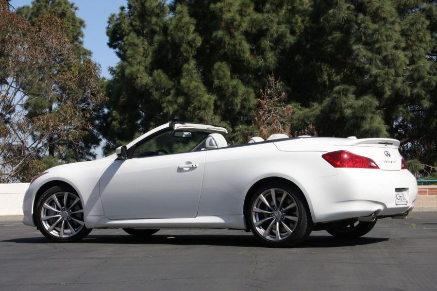  Infiniti G37 Convertible 2008 года  (фото 20 из 57)